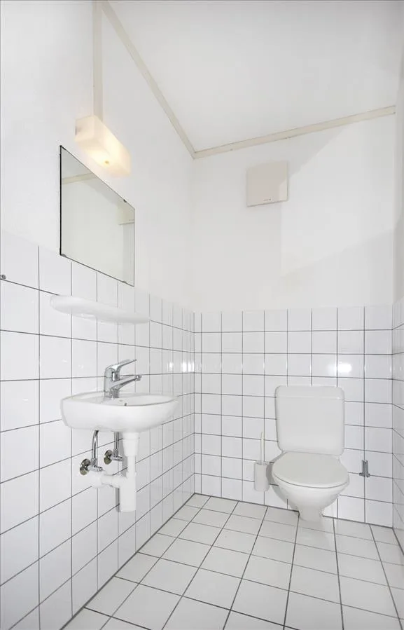 Büro-/ Praxisräumlichkeiten nur 10 Gehminuten vom Bahnhof!