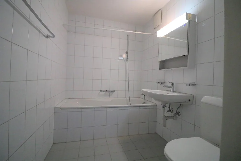 Bel appartement de 3½ pièces / Grosszügige 3½-Zimmerwohnung – Foto 7 von 7