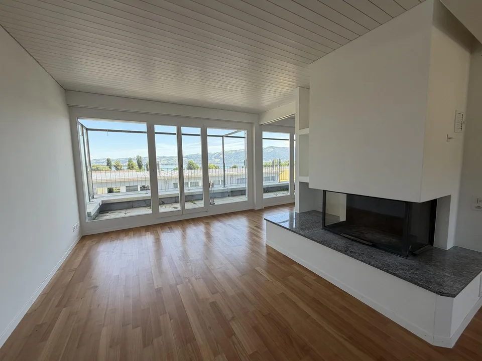 2.5 Zimmer-Dachwohnung mit Weitsicht auf den Zugersee
