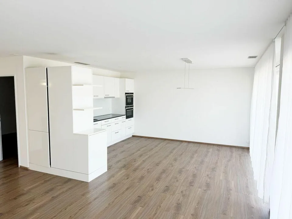 Helle 3.5-Zimmer-Attikawohnung mit Südausrichtung