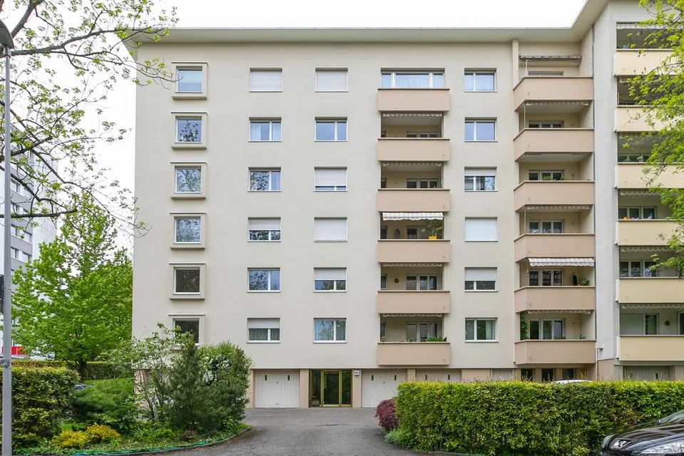 Freundliche Familienwohnung an bester Lage in Binningen