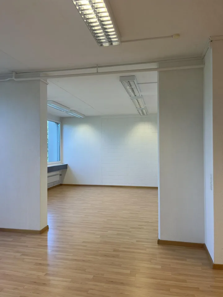 Unterschiedlich Grosse Büro/Gewerbeflächen zu vermieten