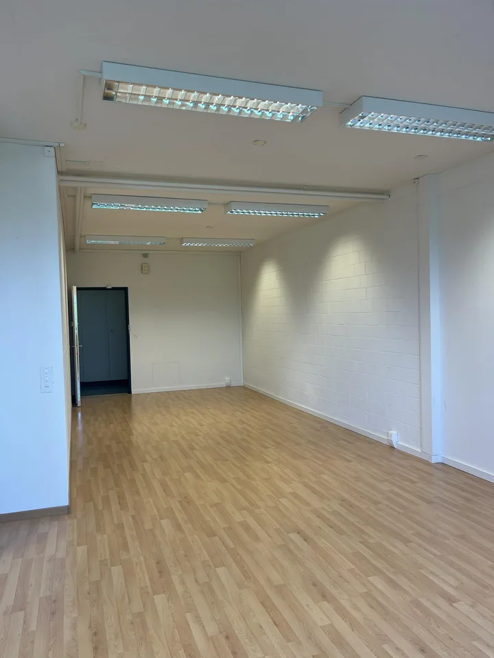 Unterschiedlich Grosse Büro/Gewerbeflächen zu vermieten