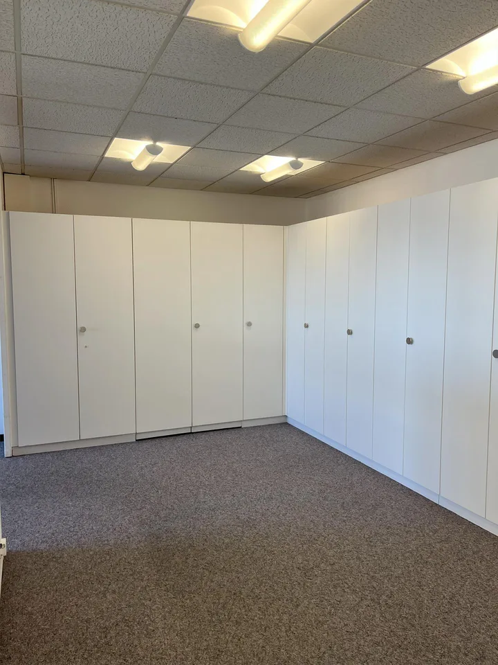 Unterschiedlich Grosse Büro/Gewerbeflächen zu vermieten