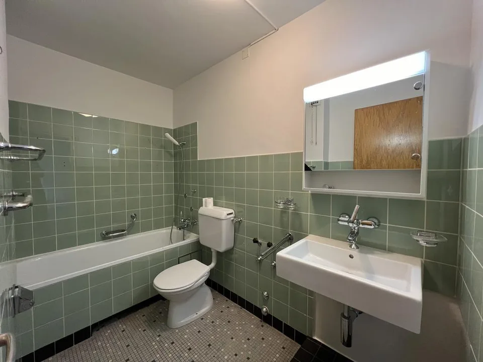 Freundliche Familienwohnung an bester Lage in Binningen – Foto 8 von 8