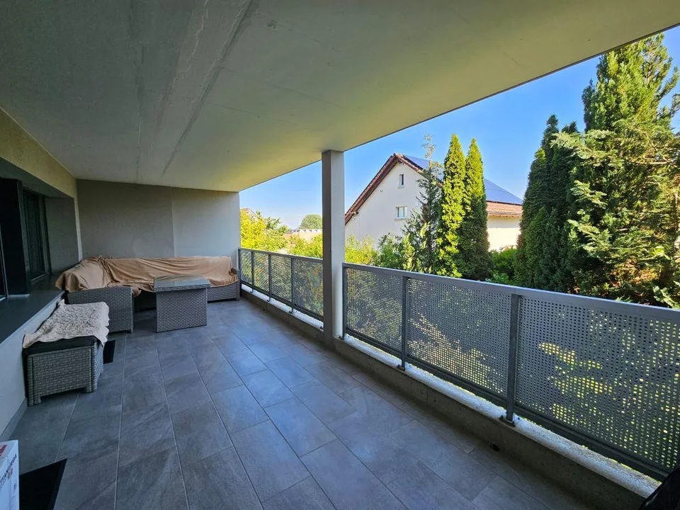 Moderne 5 ½ Zimmerwohnung Hochparterre