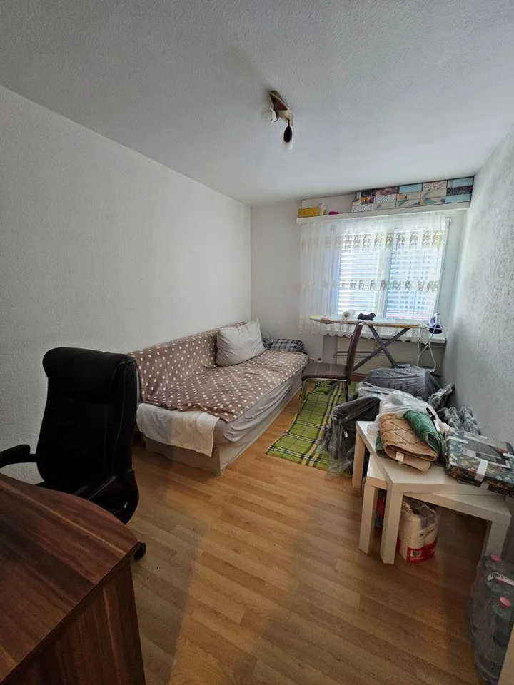 Moderne 5 ½ Zimmerwohnung Hochparterre