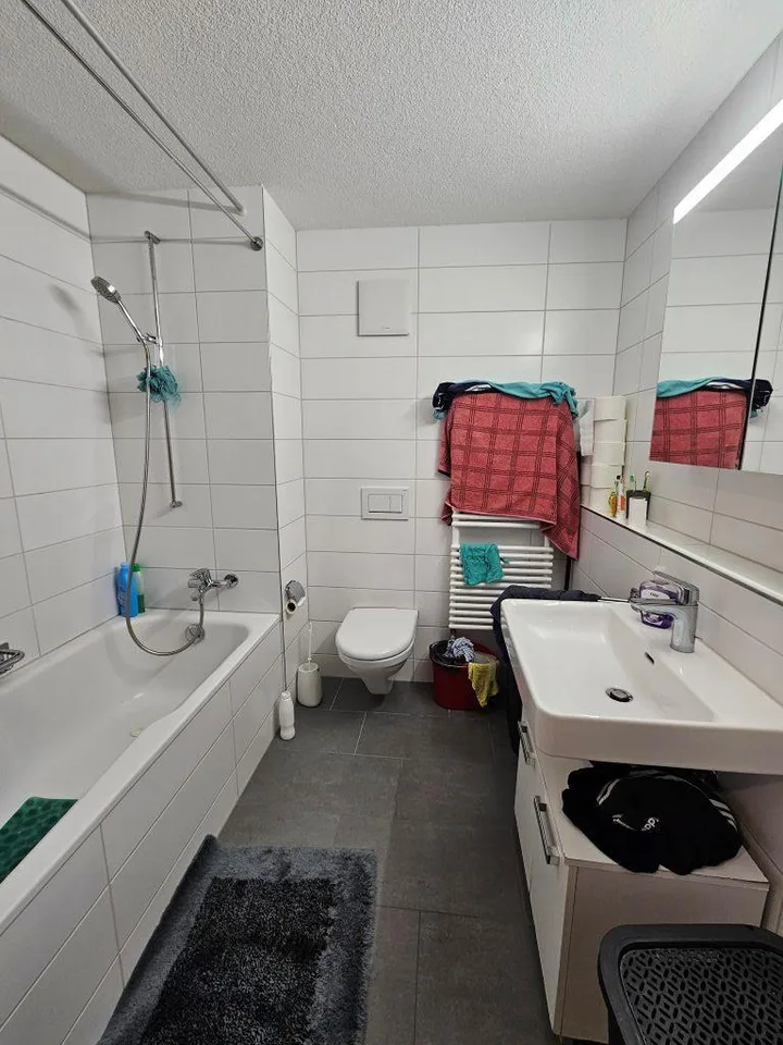 Moderne 5 ½ Zimmerwohnung Hochparterre