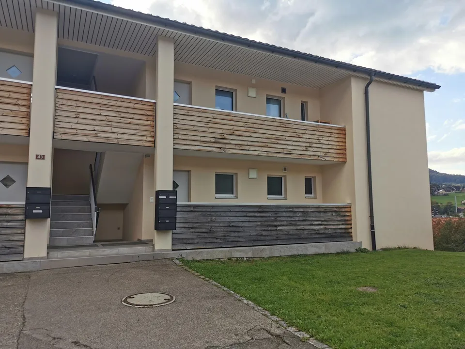 Helle 4 - Zimmerwohnung mit traumhafter Aussicht in Neu St. Johann