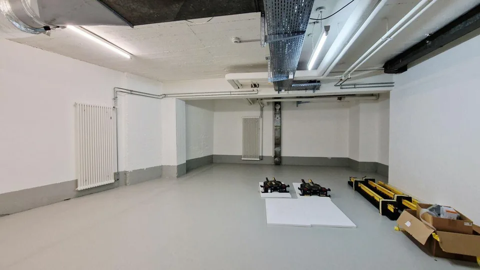 Espace commercial avec accès voiture de plain-pied dans la zone du ...
