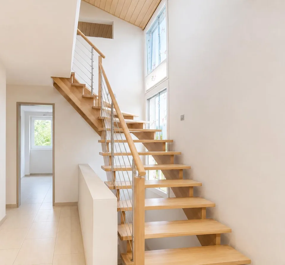 3.5-Wohnung /Haus mit Terrasse / zusätzlich im UG ein grosses Zimmer
