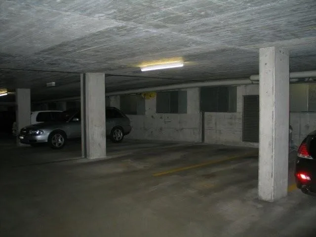 Einstellhallenplatz in Schwyz