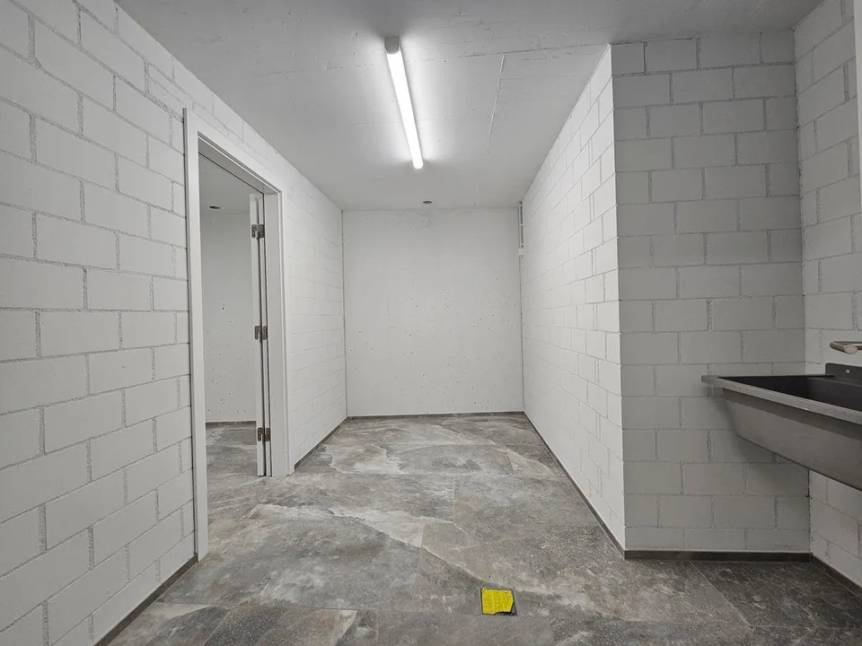 NEUBAU AN TOPLAGE MIT GROSSZÜGIGEM SITZPLATZ (40 M²) SOWIE EIGENER ...