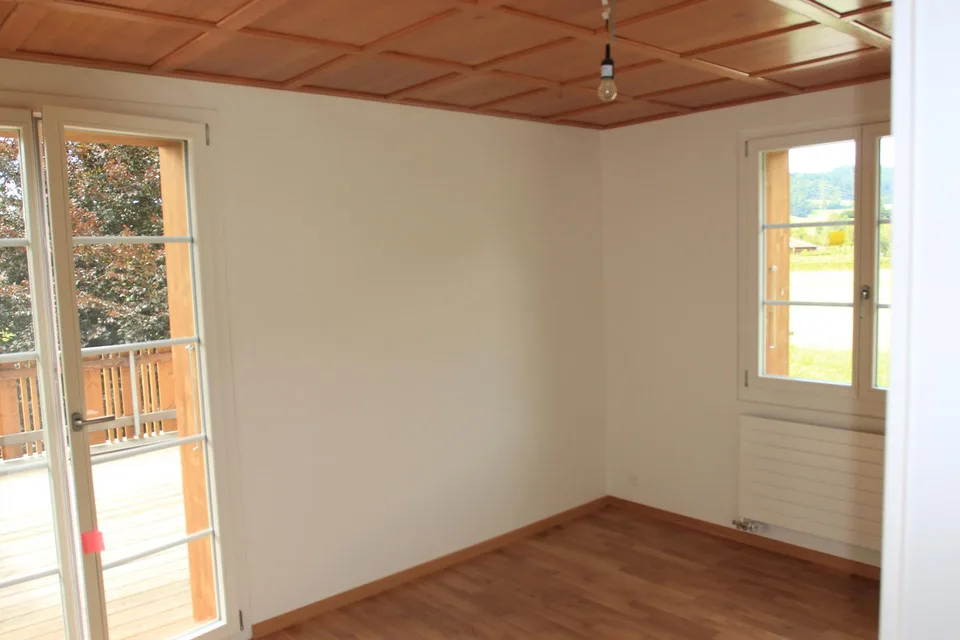 Im 1. Stock ist eine  schüne 3.5 Zimmer Wohnung zu vermieten