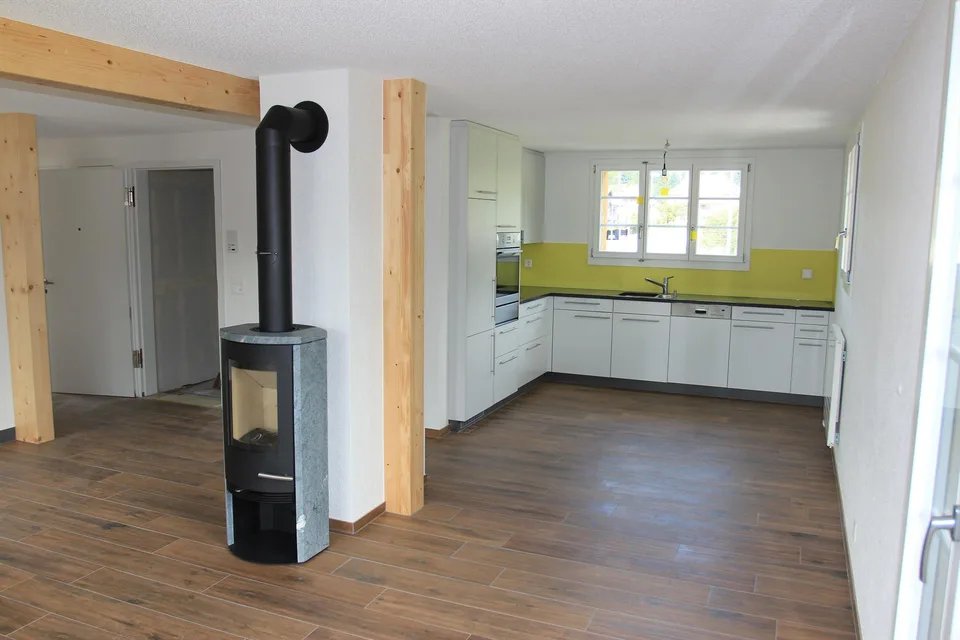Im 1. Stock ist eine  schüne 3.5 Zimmer Wohnung zu vermieten