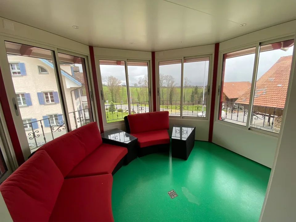 Idyllische 4,5-Zimmer-Maisonette-Wohnung mit farbigen Akzenten – Foto 21 von 23