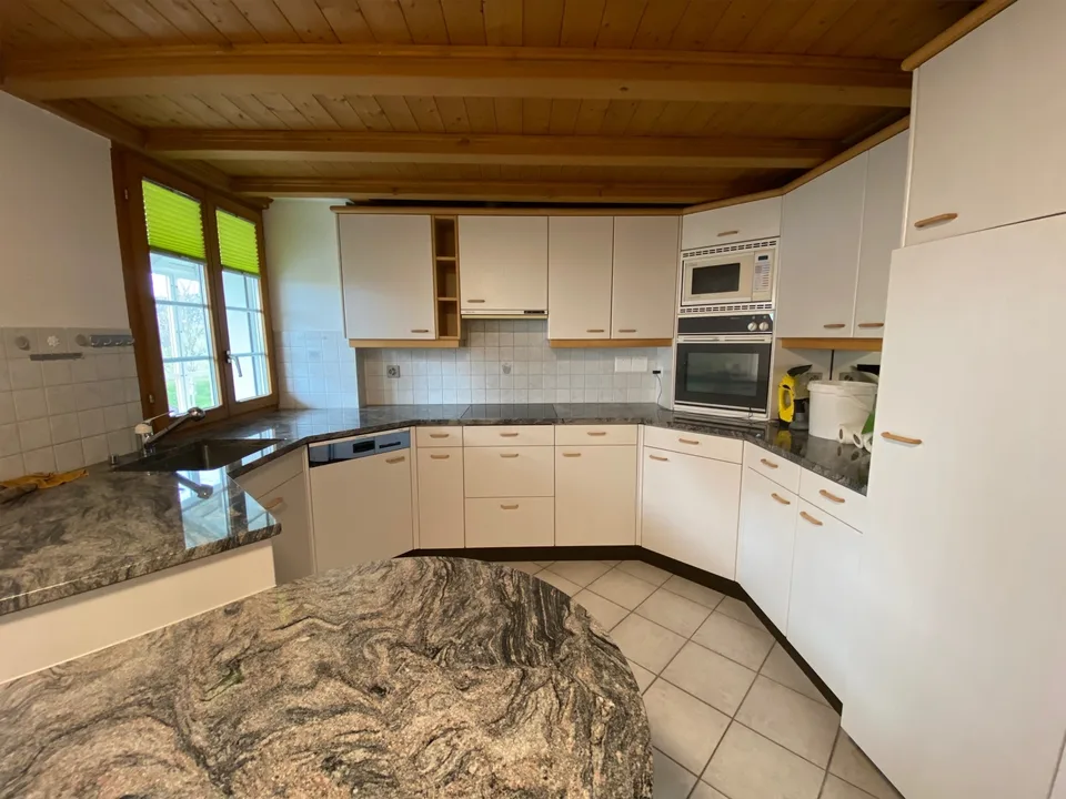 Idyllische 4,5-Zimmer-Maisonette-Wohnung mit farbigen Akzenten
