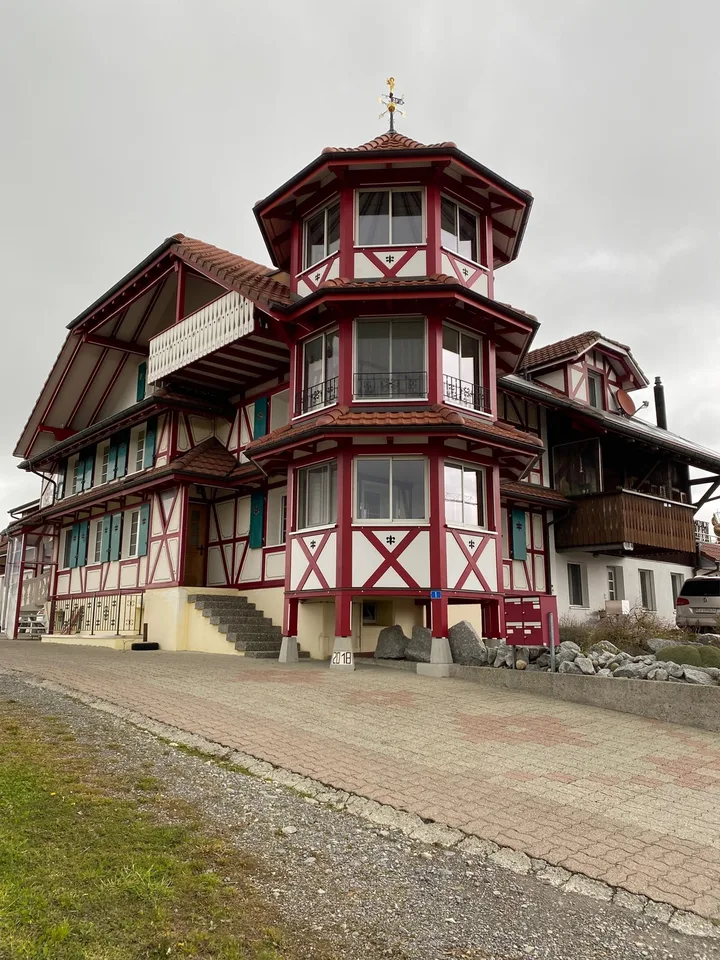 Idyllische 4,5-Zimmer-Maisonette-Wohnung mit farbigen Akzenten