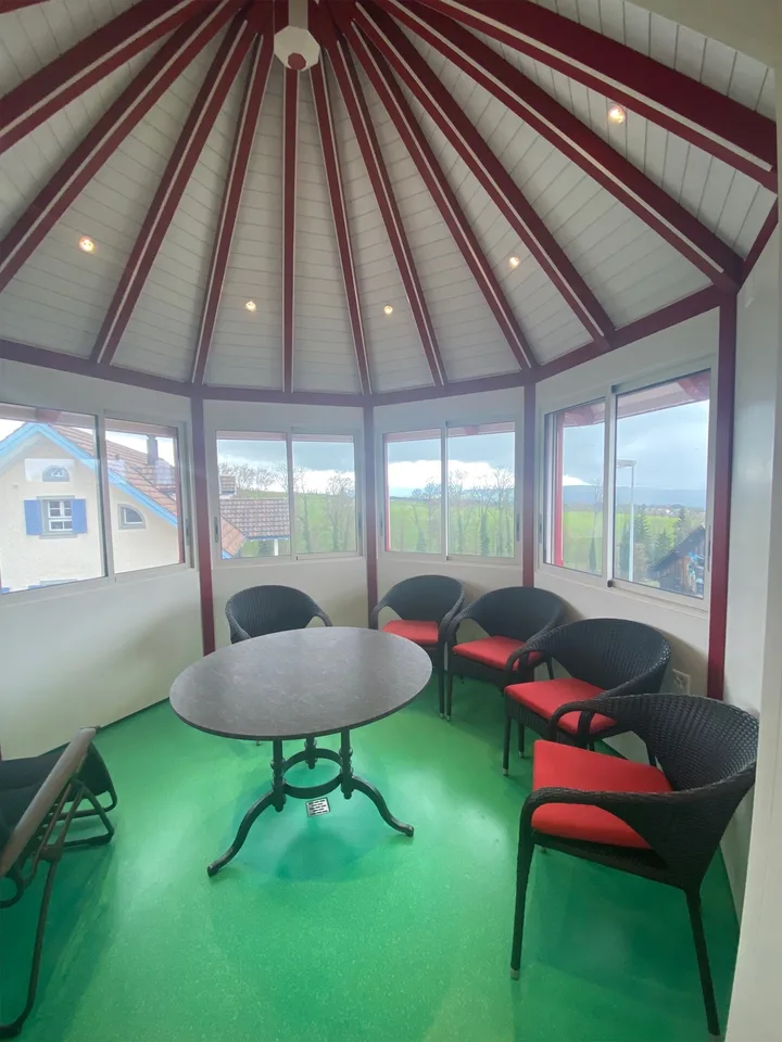 Idyllische 4,5-Zimmer-Maisonette-Wohnung mit farbigen Akzenten – Foto 22 von 23