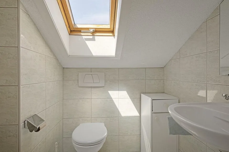 Charmantes Studio / Büro im Dachgeschoss zu vermieten – 22 m² – ab ...