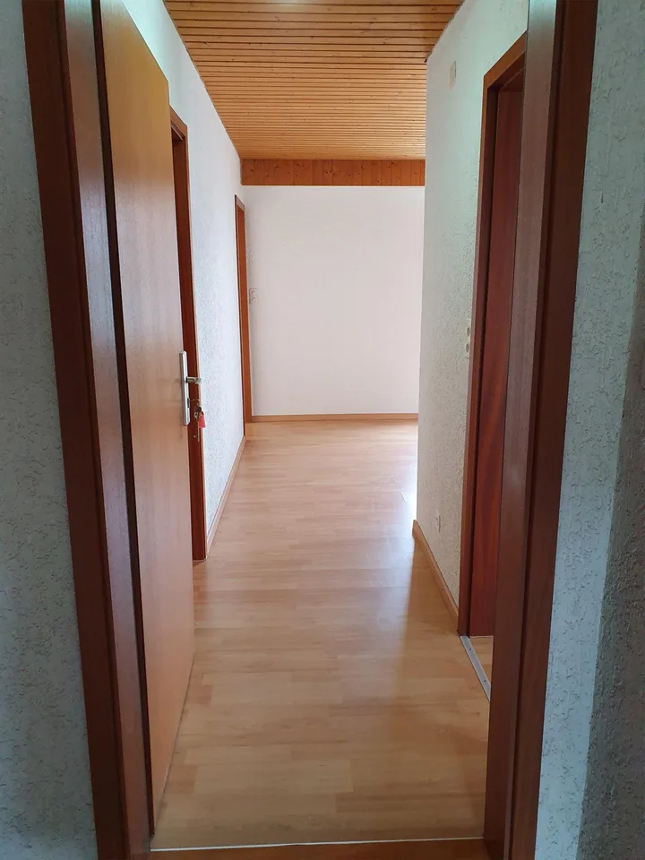 3,5-Zimmerwohnung mit Parkplatzmöglichkeit