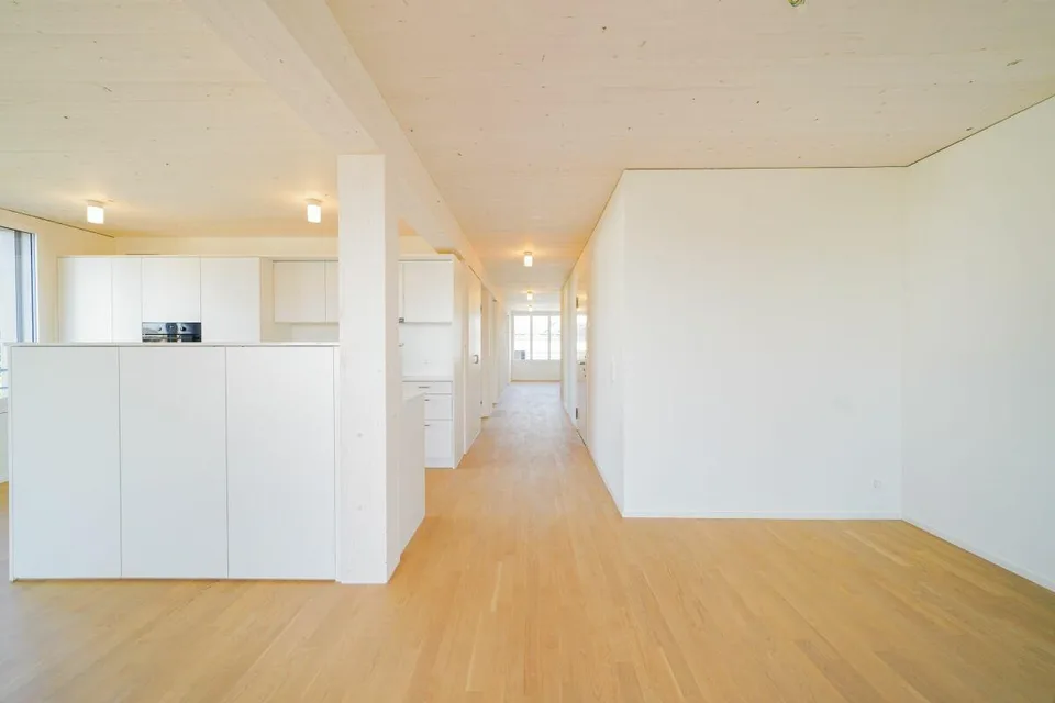 Appartamento duplex luminoso con un ampio layout
