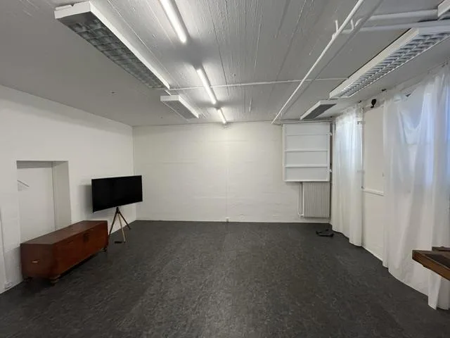 Büro im Souterrain an der Badenerstrasse 665 8048 Zürich