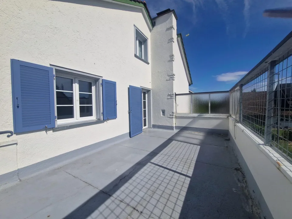 4 Zimmer-Wohnung mit schöner Terrasse