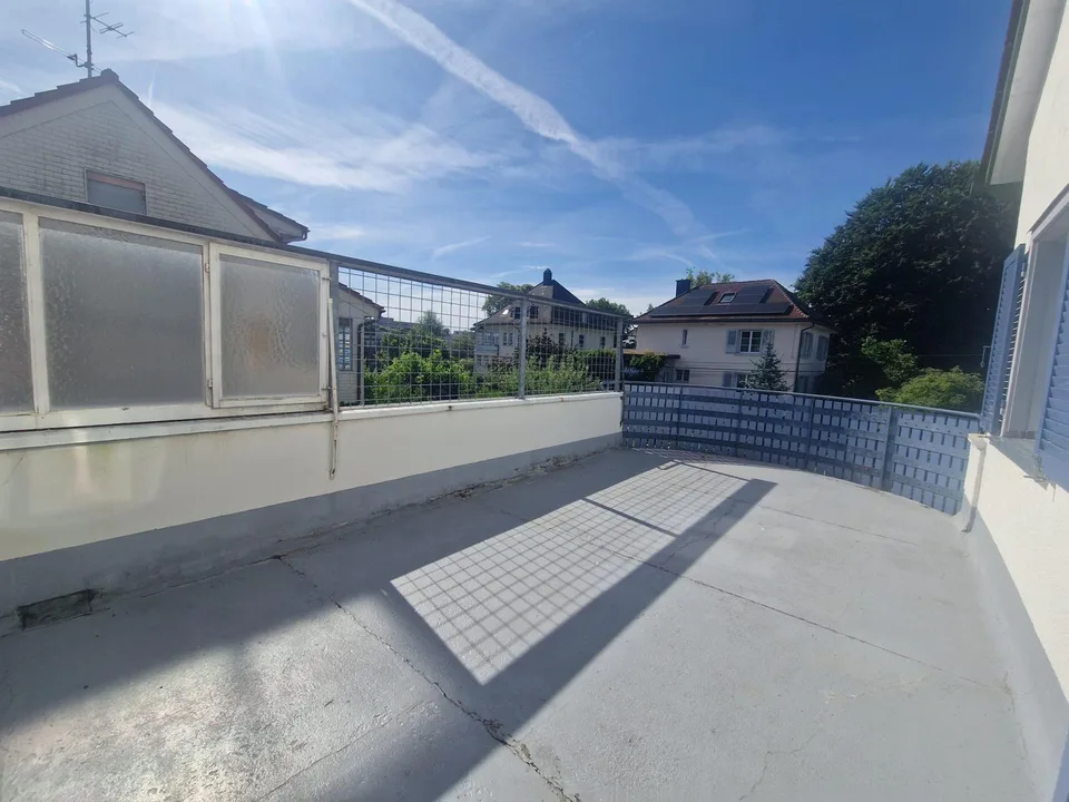 4 Zimmer-Wohnung mit schöner Terrasse