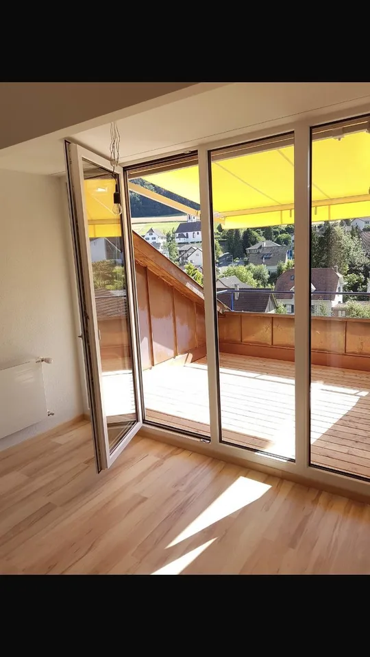 Klimatisierte 3 Zi. Dachwohnung