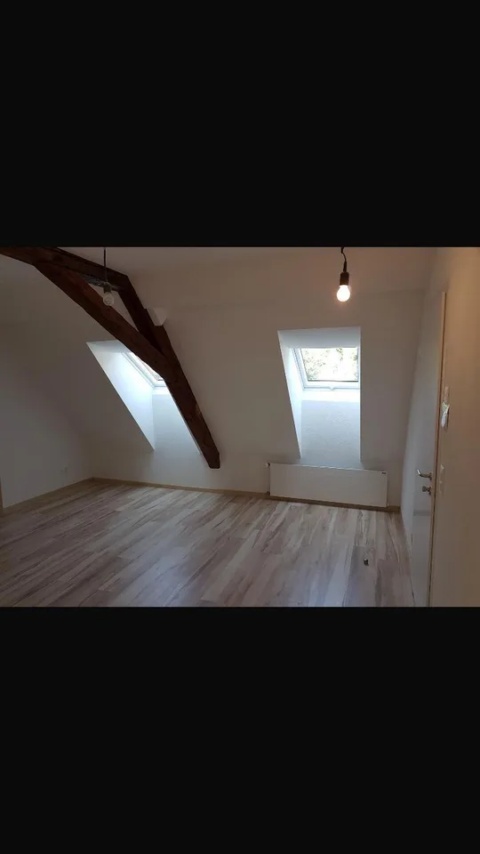 Klimatisierte 3 Zi. Dachwohnung