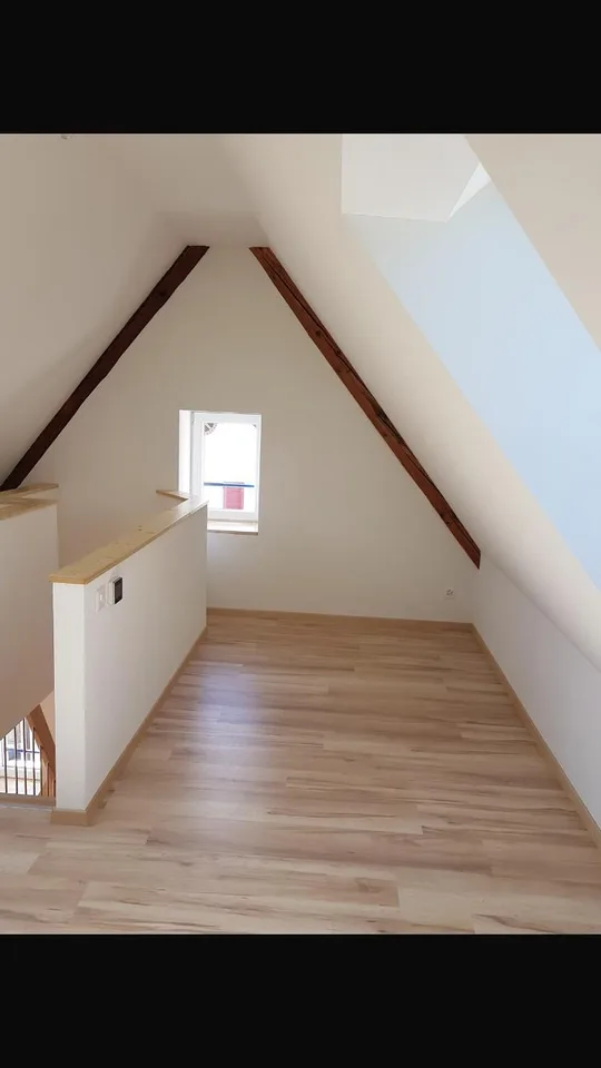 Klimatisierte 3 Zi. Dachwohnung