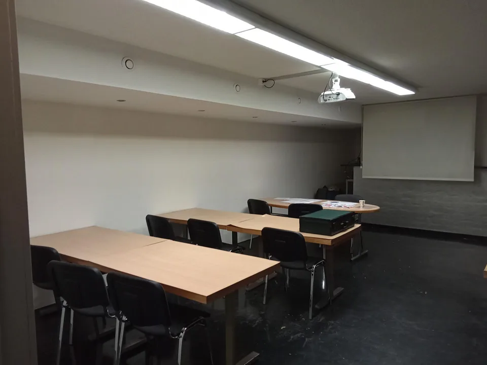 Gewerbefläche mit Aussenfläche und Garage zu vermieten – Foto 8 von 13