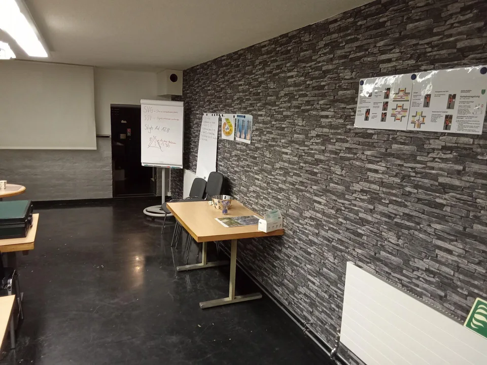 Gewerbefläche mit Aussenfläche und Garage zu vermieten – Foto 7 von 13