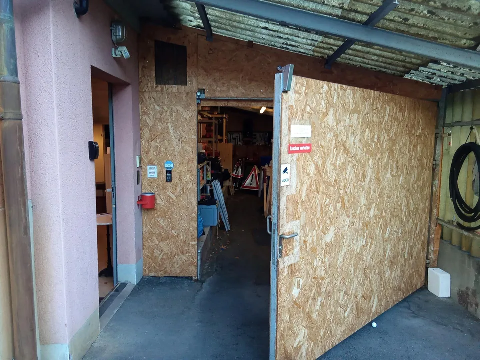 Gewerbefläche mit Aussenfläche und Garage zu vermieten – Foto 9 von 13