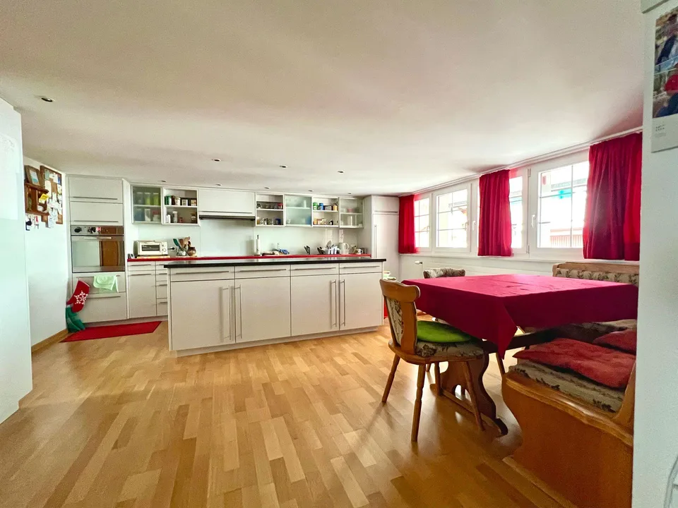Zentral wohnen mit Charme - 5.5-Zimmer-Maisonette in Gais