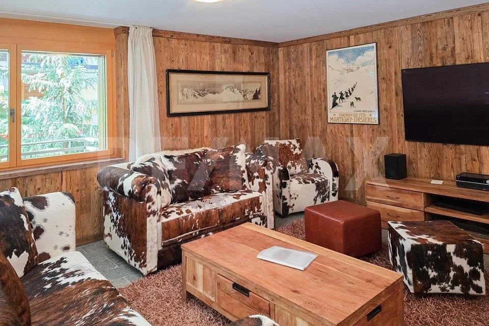 Furnished 5½-room apartment in modern chalet style with wellness area