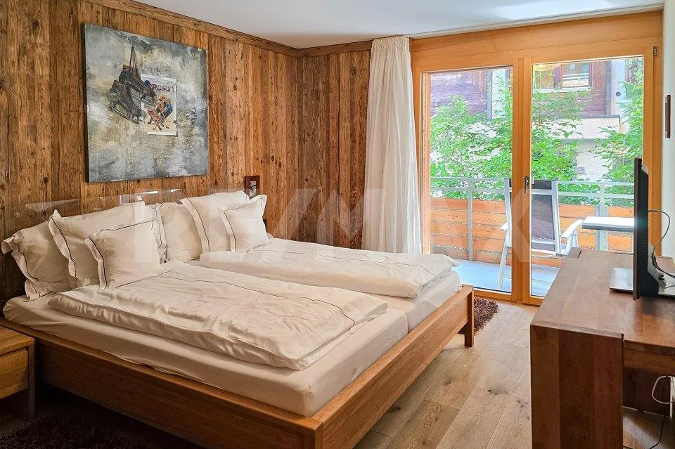 Furnished 5½-room apartment in modern chalet style with wellness area