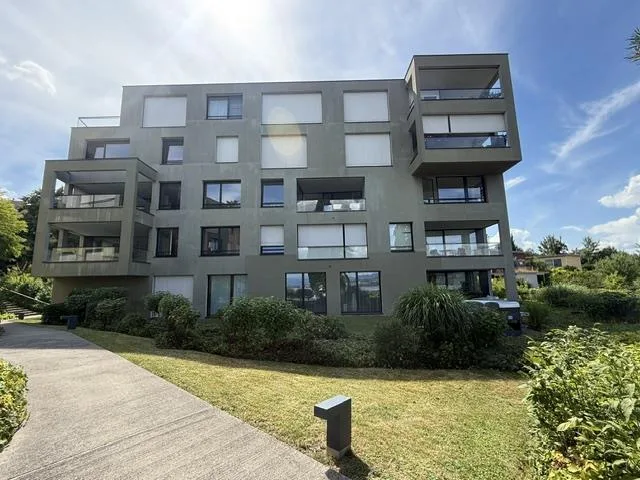 MODERNE 3.5-ZIMMER-WOHNUNG MIT TERASSE & SEEBLICK IN WÄDENSWIL