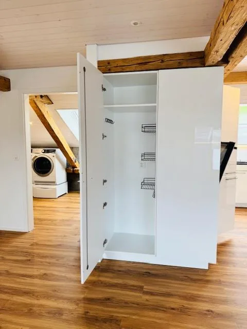 Wunderschöne helle 3.5 Zimmer Dachwohnung inkl. Loggia zu vermieten