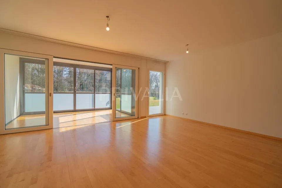 Bel appartement de 4.5 pièces au rez-de-chaussée avec jardin