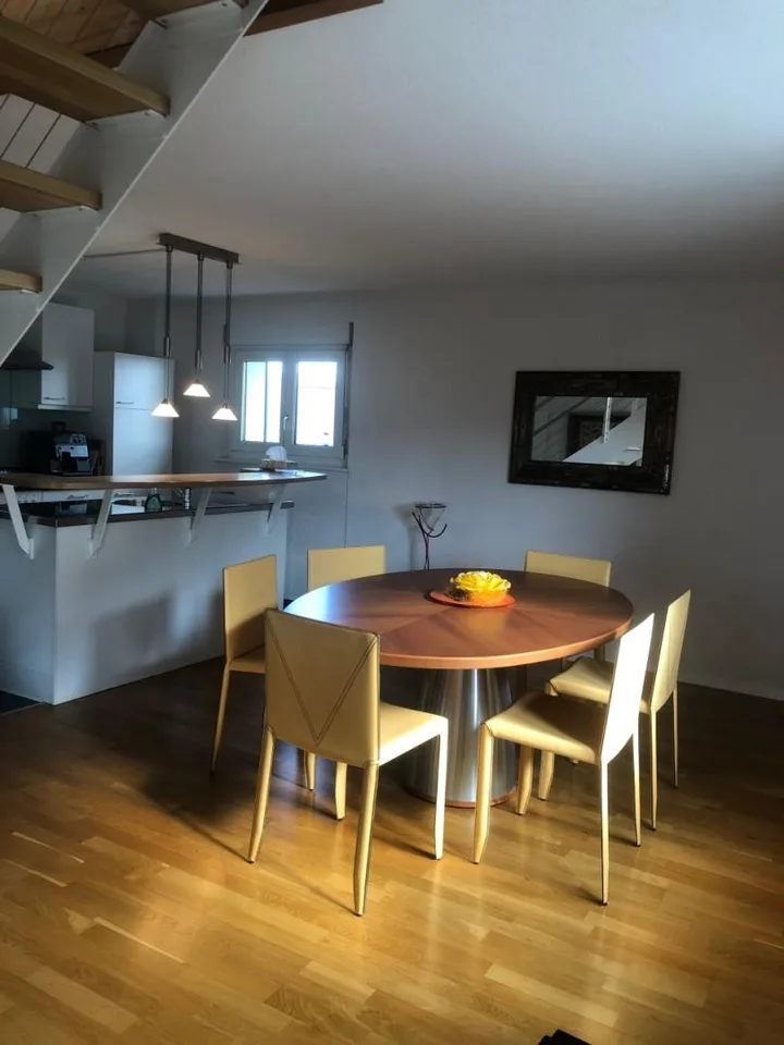 schöne, grosszügige 2.5-Zimmer Wohnung mit Galerie