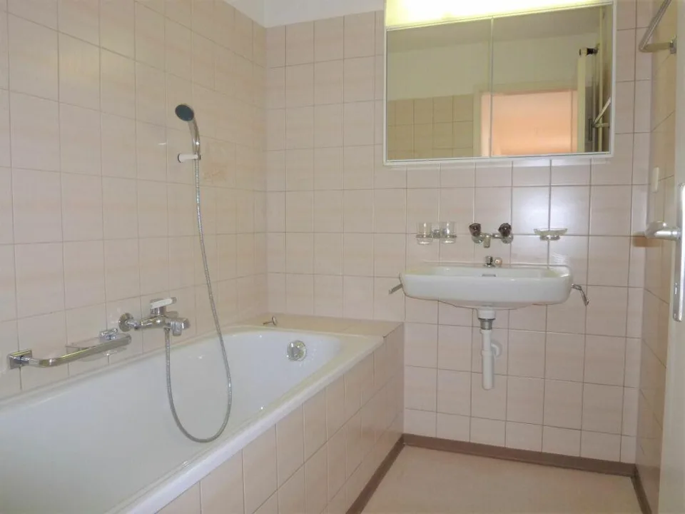 Preiswerte Wohnung mit Balkon an ruhiger Lage