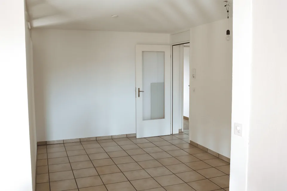 Grosszügige 4.5 Zimmer Wohnung in saniertem Bauernhaus mit Charme – photo 8 sur 25
