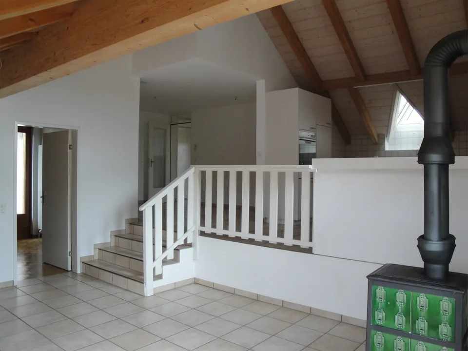 Grosszügige 4.5 Zimmer Wohnung in saniertem Bauernhaus mit Charme – photo 12 sur 25