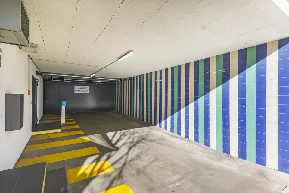Einstellhallenplatz an zentraler Lage in Binningen