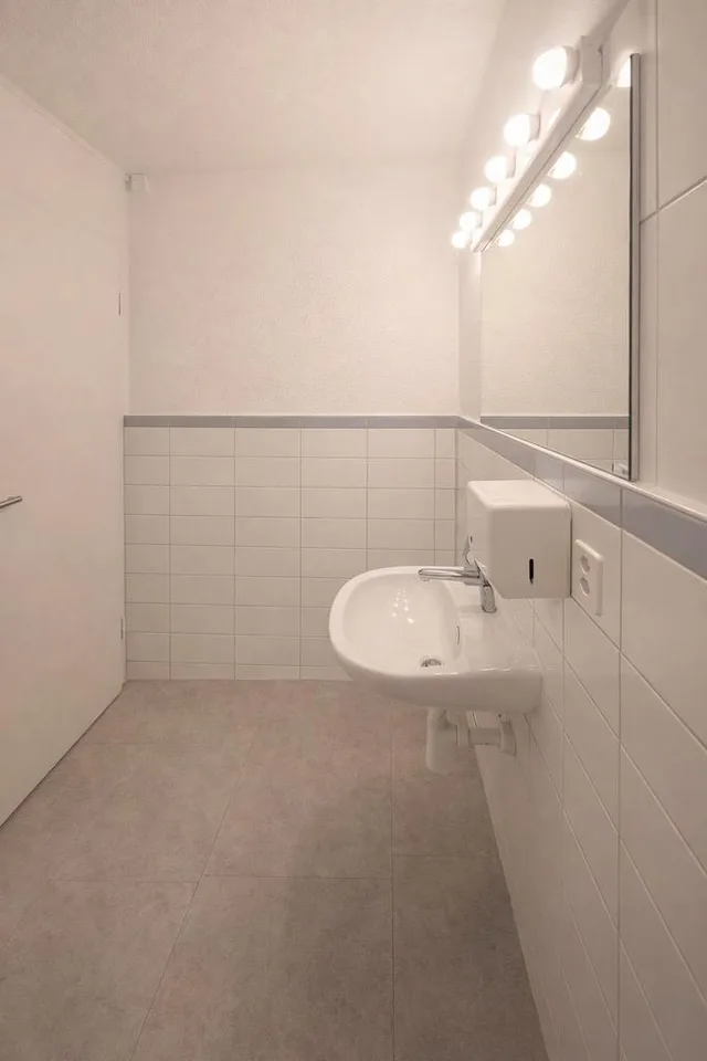 Arztpraxis zu vermieten - Ihr neuer Standort! – foto 9 di 9