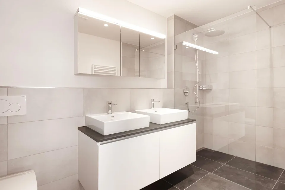 Moderne 3.5-Zimmer-Neubauwohnung im Grünen mit Seesicht