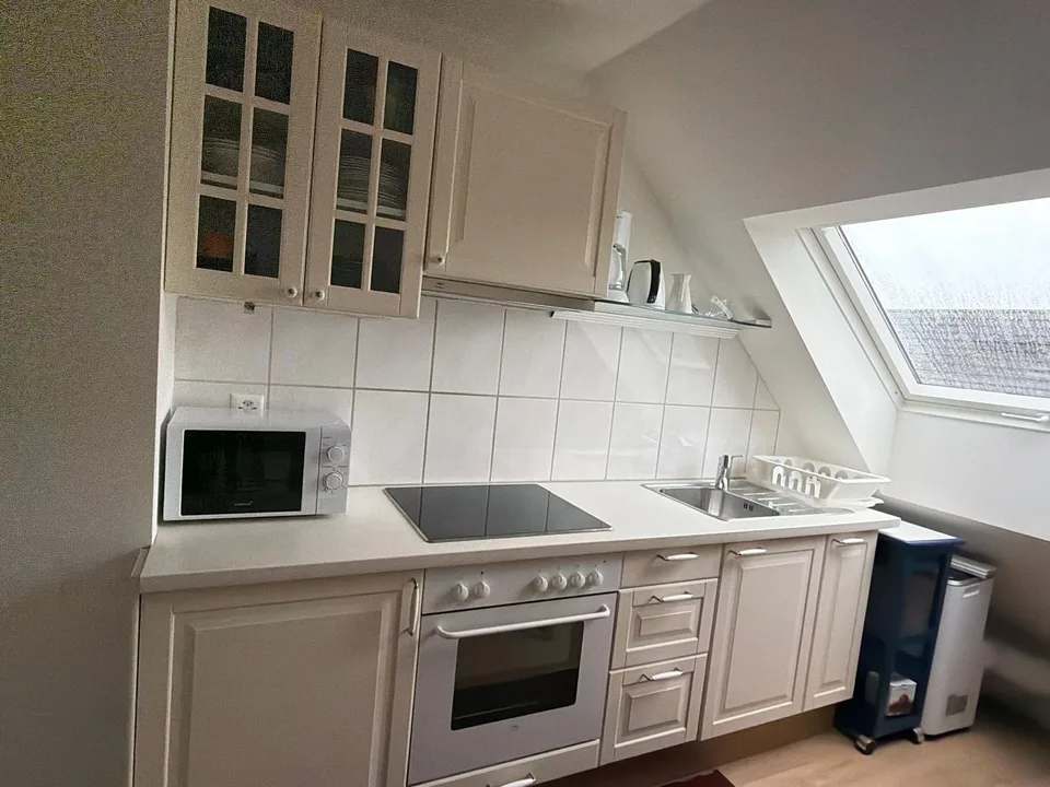 Möblierte 1.5-Zimmer-Dachwohnung in Reinach zu vermieten