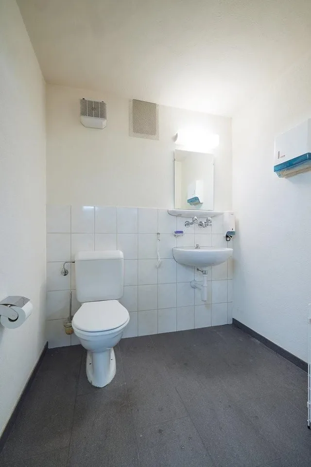 366 qm vielseitig nutzbare Fläche zu vermieten – Foto 10 von 12